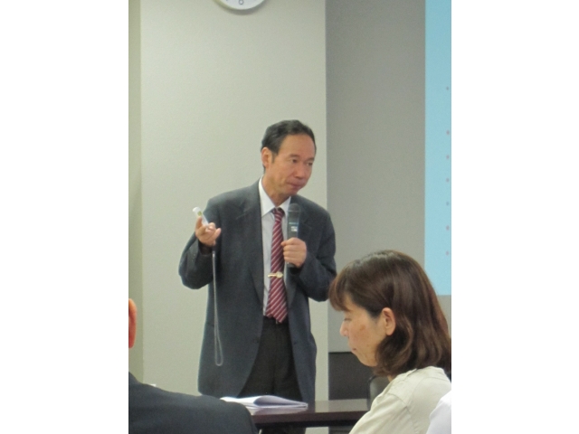 冗談を交えながらも実例を挙げて具体的な話をする講師