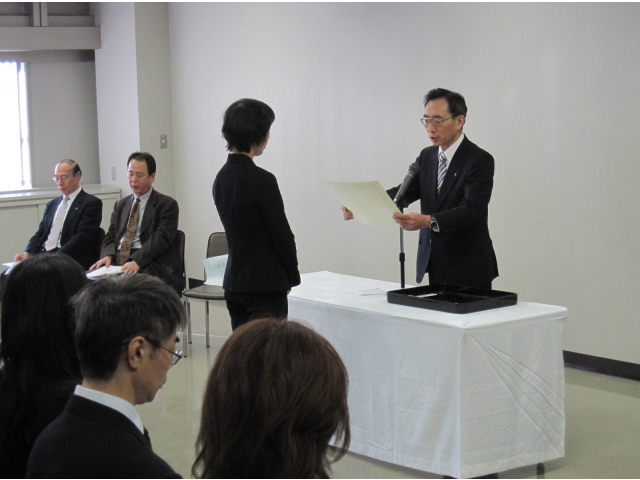 その他の表彰についても理事長より直接表彰状が授与されました