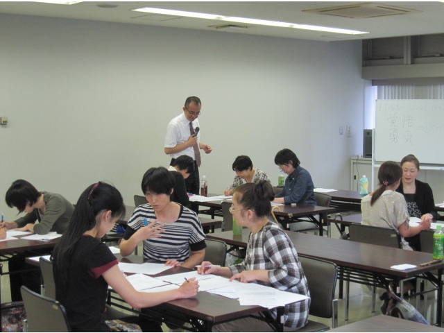 真剣にワークに取り組みます