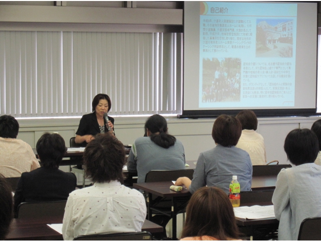 老人福祉施設の部ではナーシングヴィラの神谷明美氏をお招きしました