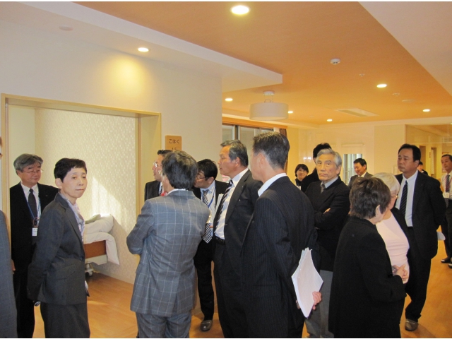 施設内視察（1）