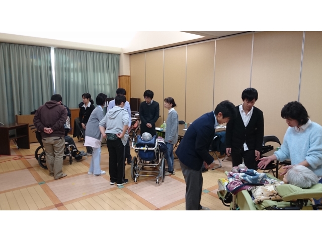 車椅子を使った実技演習