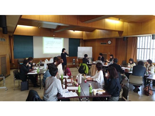 グループごとに日頃の悩みを共有します