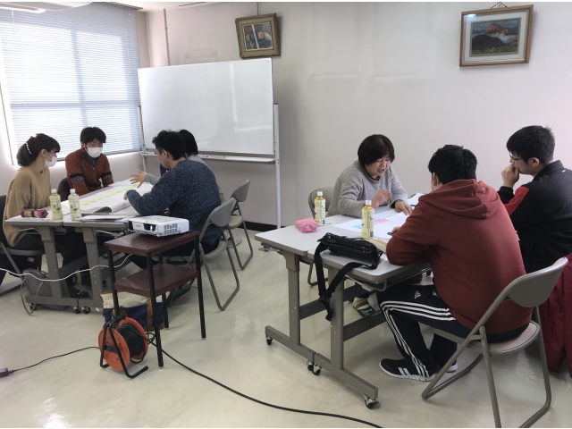 施設で取り組んだ内容をグループで発表しました