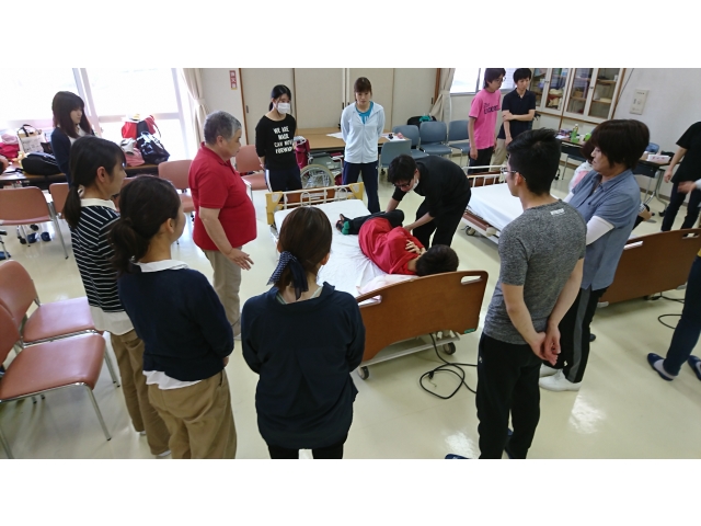 てこの原理を利用しましょう。