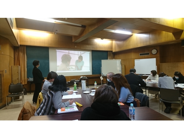 事例を映像で確認します