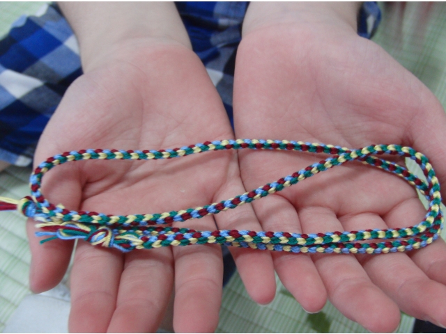 4色で作った組み紐です（8分音符）