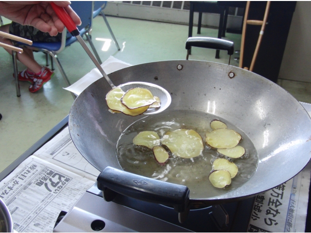 パリッパリの秘訣は二度揚げすること！だそうです（8分音符）