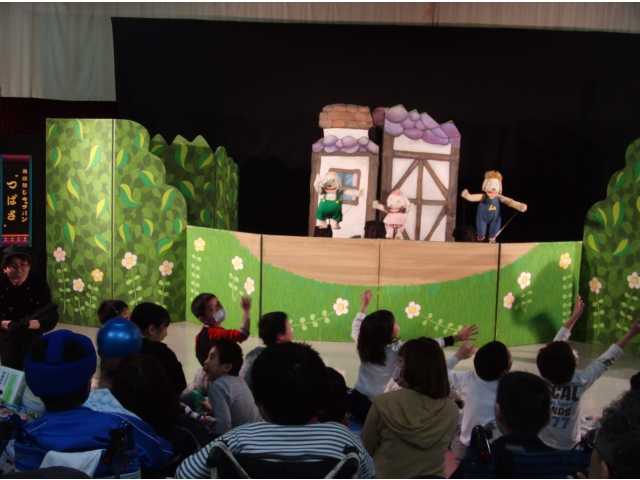 「ボール、こっちこっち！！」