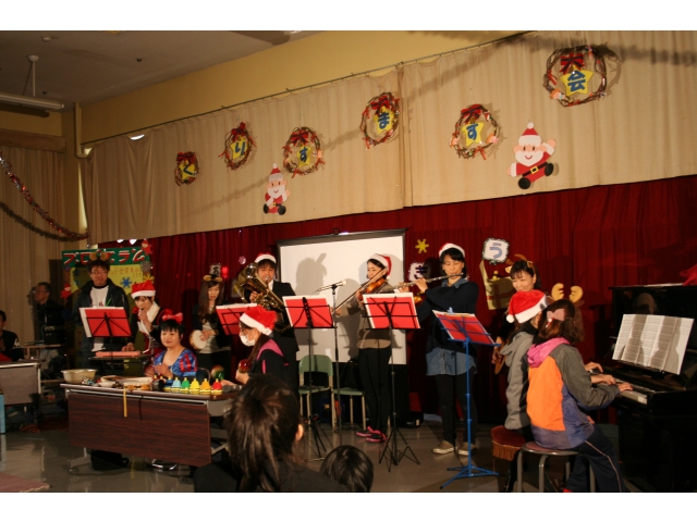 青い鳥フィルハーモニー交響楽団による演奏