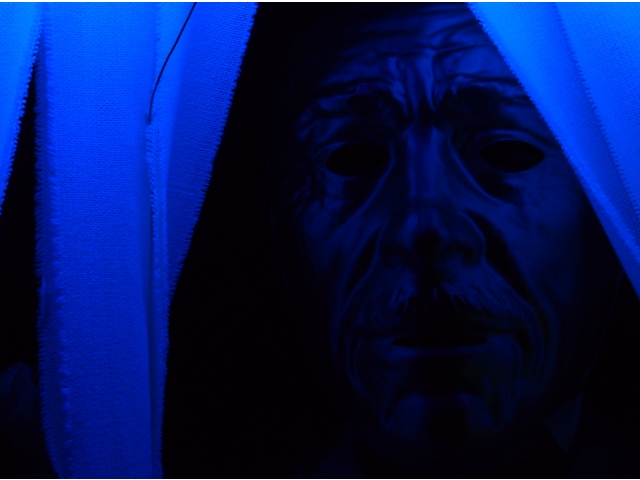 途中にいるんです！デスマスクも……。