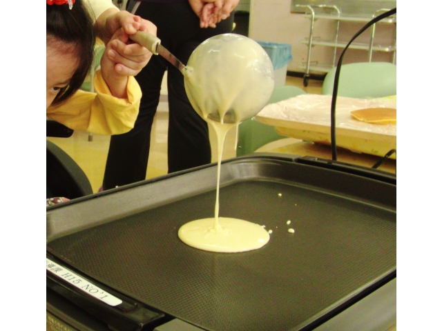 パンケーキを焼く