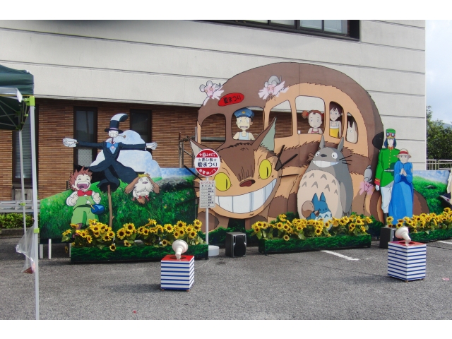 トトロたちもお出迎え