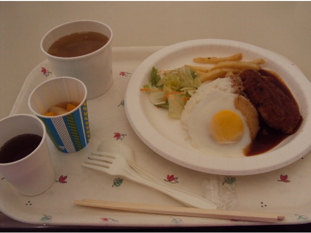 今年のご飯は
ロコモコ丼でした。