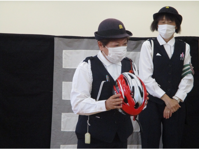 ヘルメットの正しい被り方は？知っているようで知らないこともありました