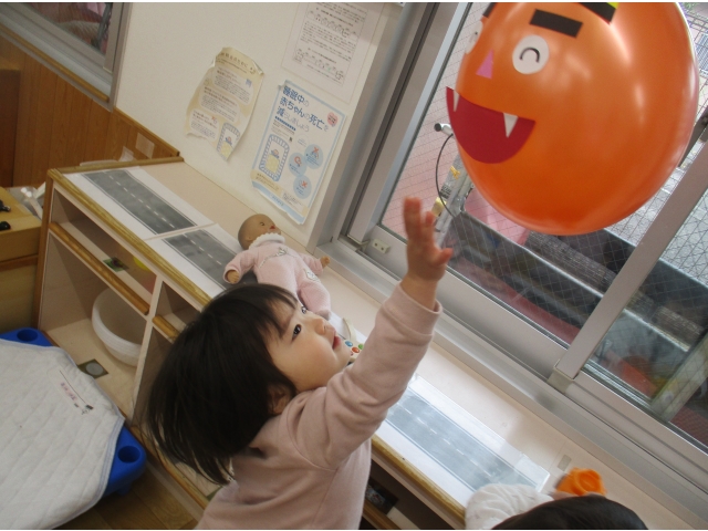 直接触ってみようとする子も！