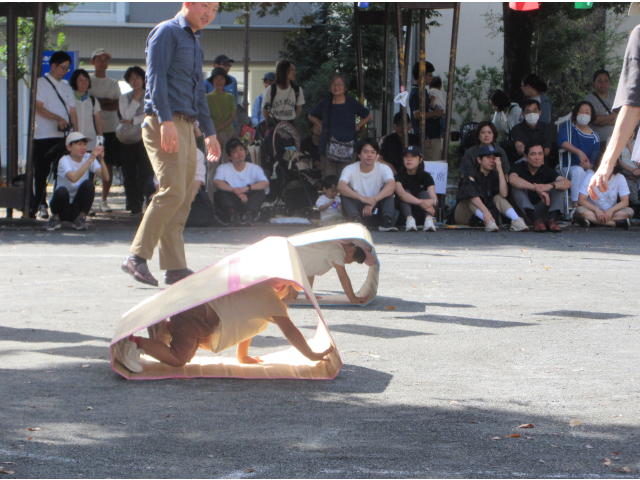 キャタピラに乗るぞ！