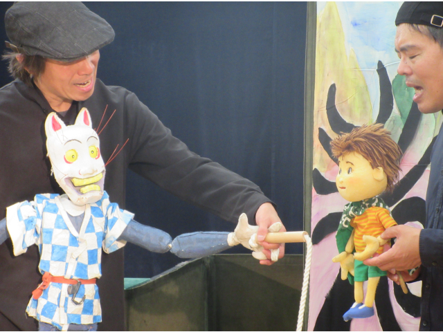 人形の動きに目が離せません