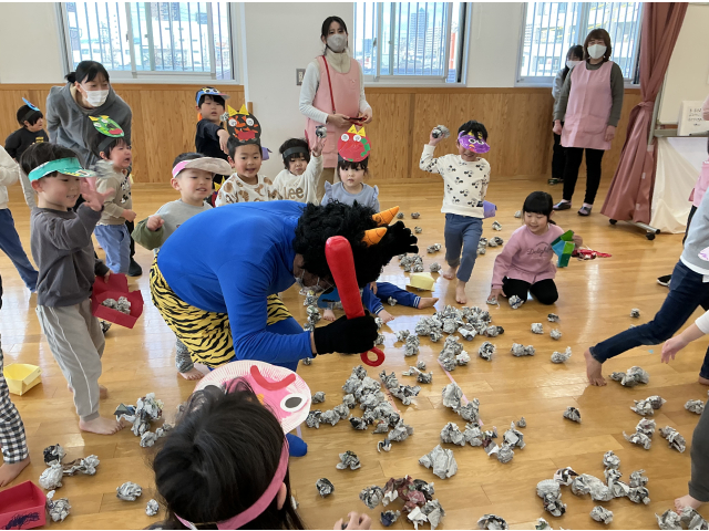 豆が嫌そう！投げて！