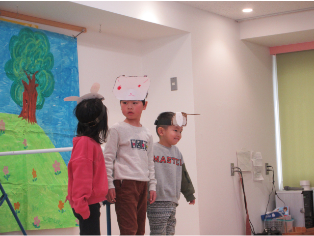 3～5歳児（白）「１９ひきのはるのピクニック」