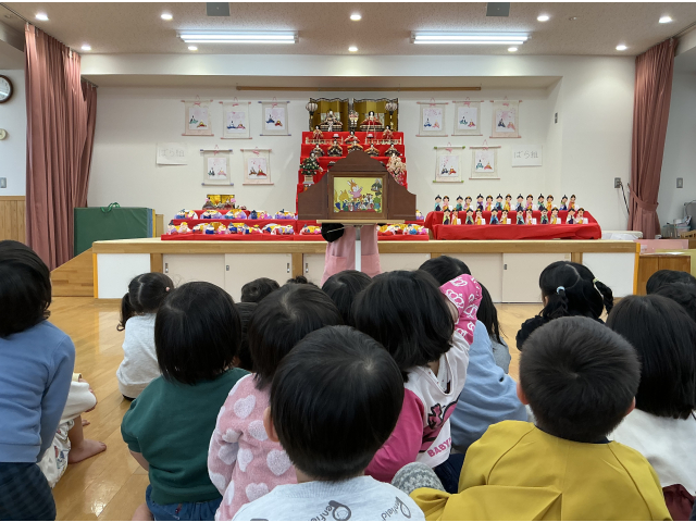 紙芝居「なぜ、おひなさまをかざるの？」