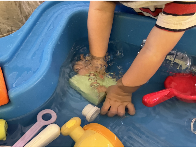 お水の中でぶくぶく.。o○