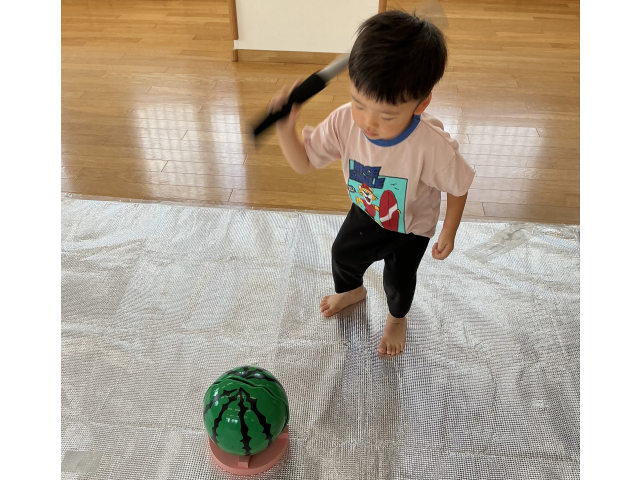 勢いよく棒を下ろします！