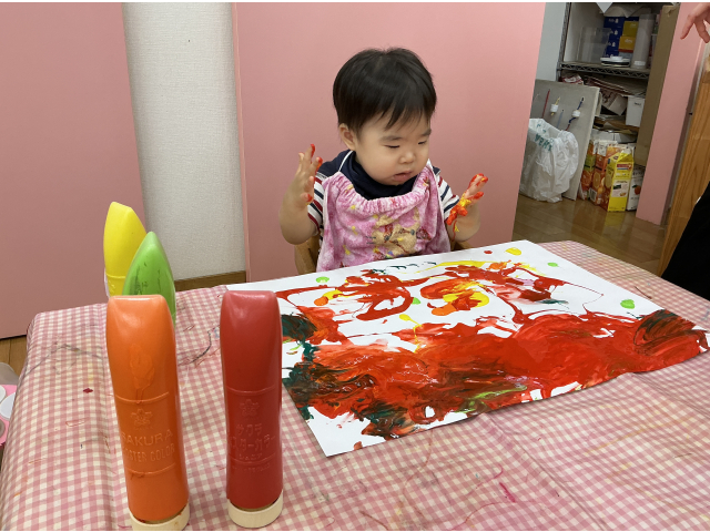 絵の具で落ち葉を描いたよ