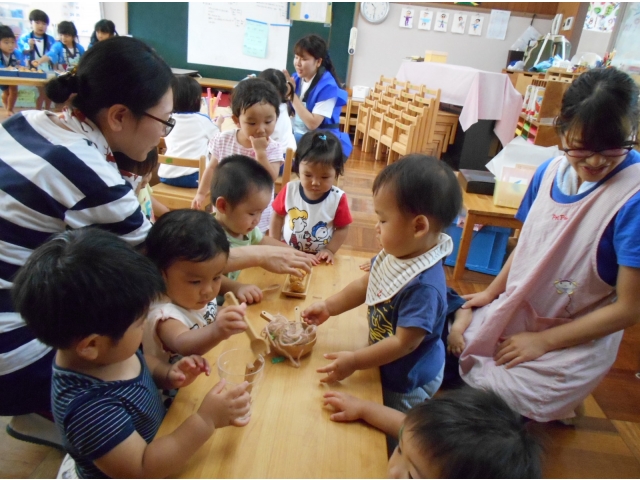 みんなで仲良く食べます♪