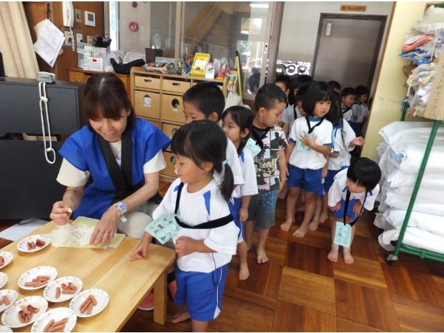 “園長先生のお店が
　　　　　開店で～す”