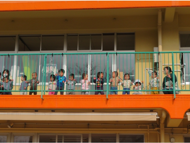 ひよこ組のお友だちも興味津々(*^-^*)