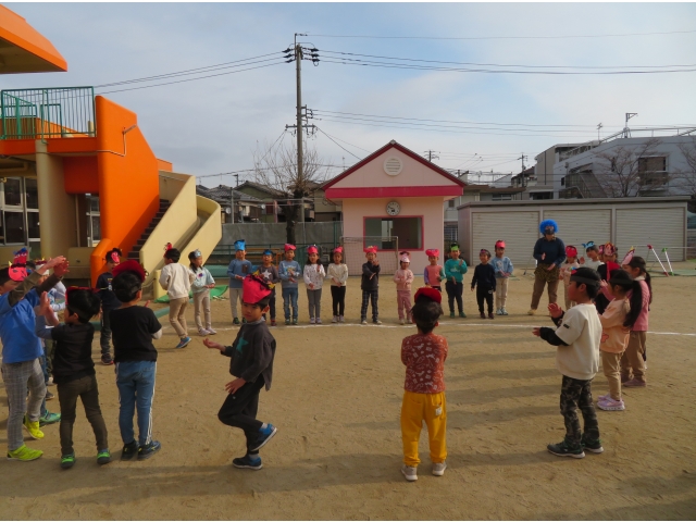 豆まきの歌を歌います♫