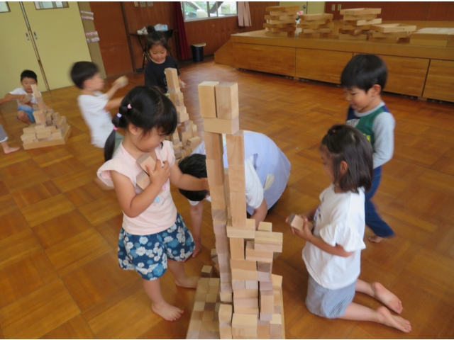 　もっとたかーい塔にしよう！