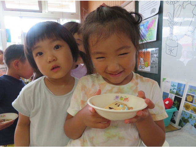 　好きな色のお星さまを選んで、嬉しそうです❤