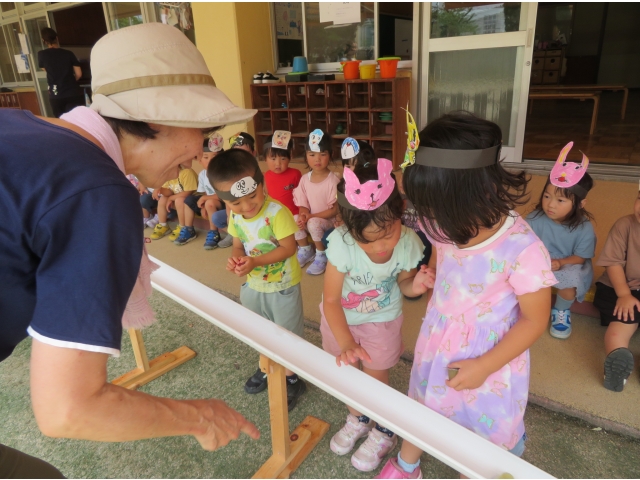 流れが早くて手で取るのも大変です!