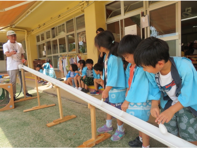 “流すよ～”の声に構えて待ちます!