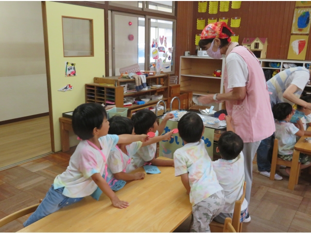 大人気のアイスクリーム屋さん♪