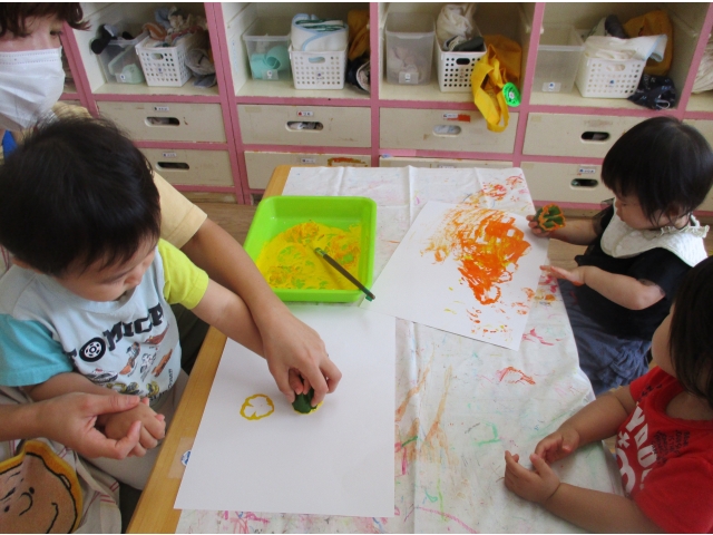 お友だちがやっている姿も興味津々！