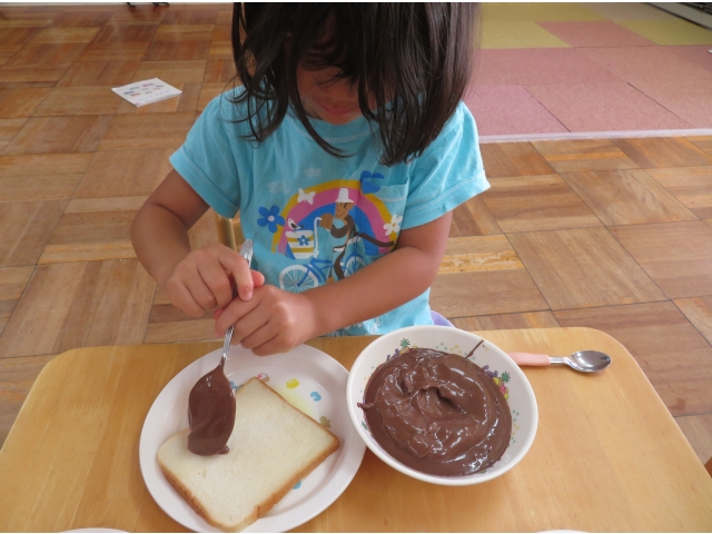 パンにのせて…