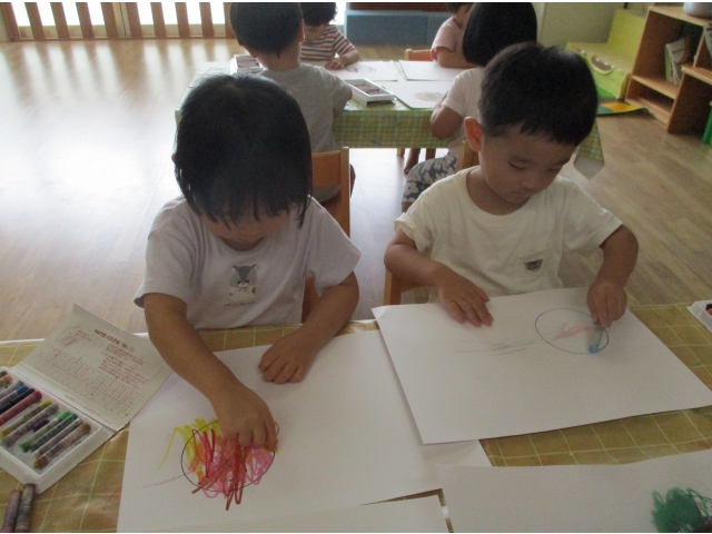 色んな色で塗っちゃおーっと！