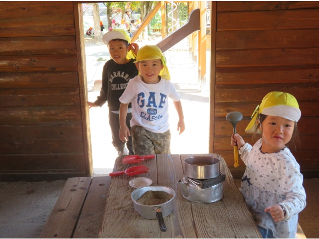 お料理作ってるの(^-^)