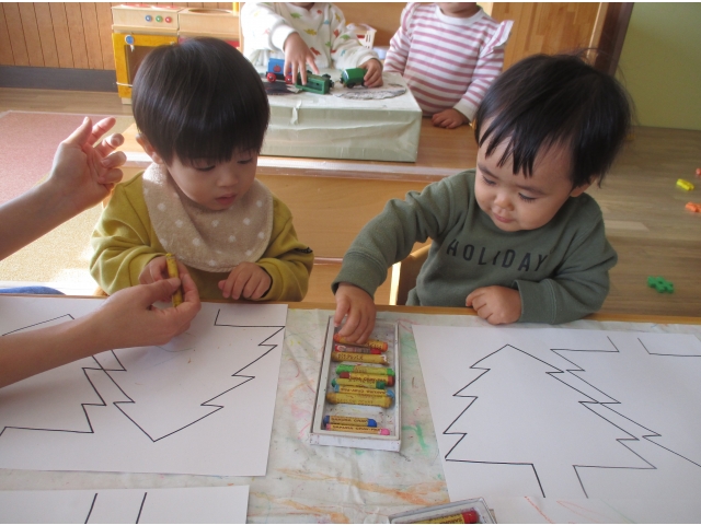 初めてのクレパスに、ワクワクする子ども達！