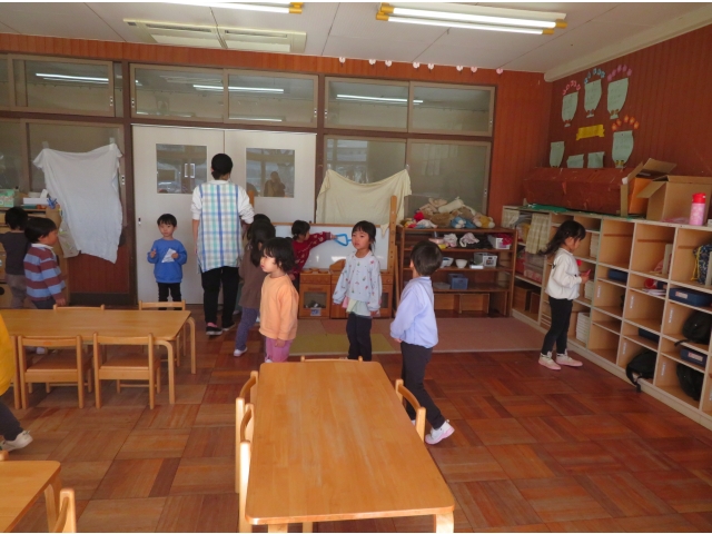 隅々まで探しています。