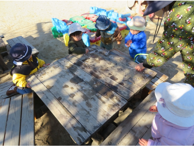 氷見つけたよ♪冷たい！！