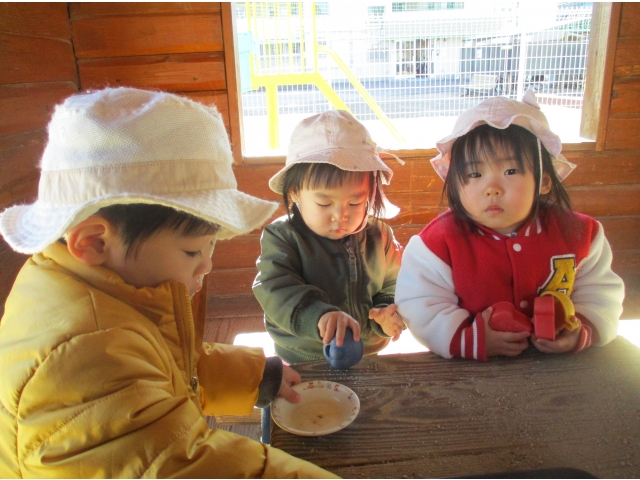 ログハウスの中に入るのも好きだよ( *´艸｀)