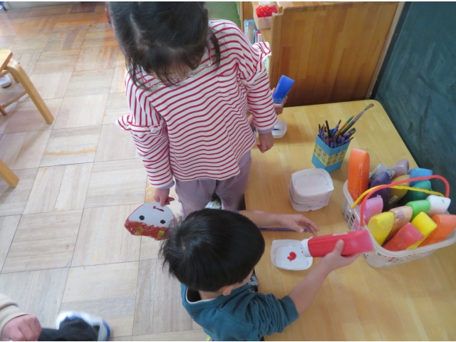 絵の具も自分で出すよ！