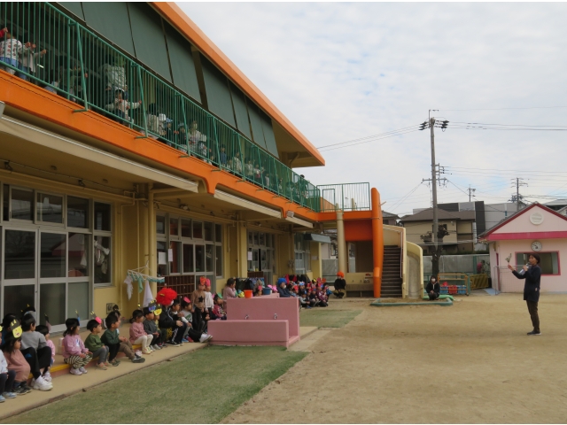 園長先生から節分の由来を聞きます👹