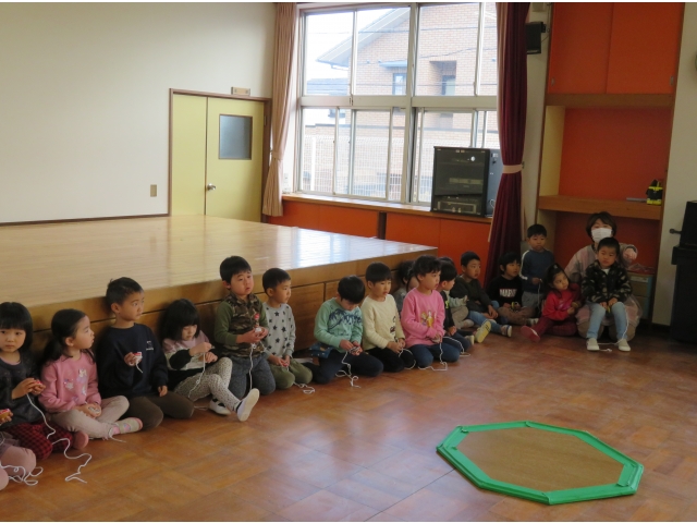 初めは自己紹介を聞きます