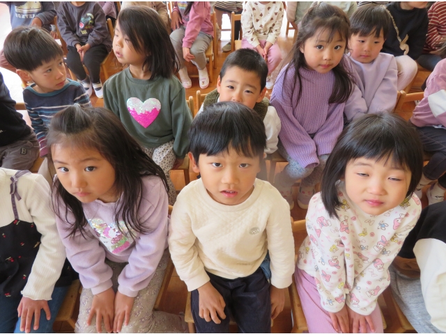 背筋が伸びます。