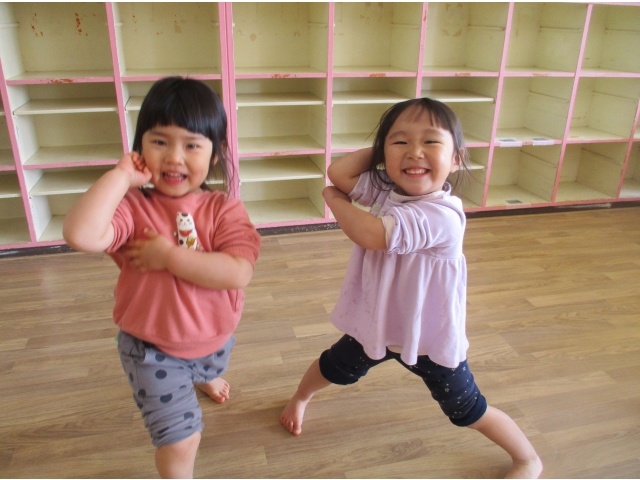 腕まくりをして準備万端！掃除を始めます！